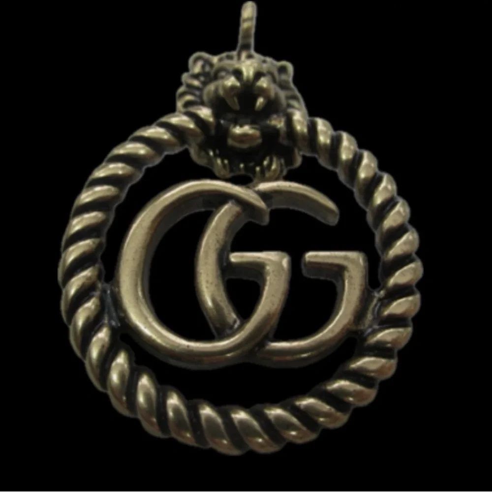 Beautiful Rare Gucci Antiqued GG Circle Lion Bead  Pendant will include a chain - Picture 4 of 4